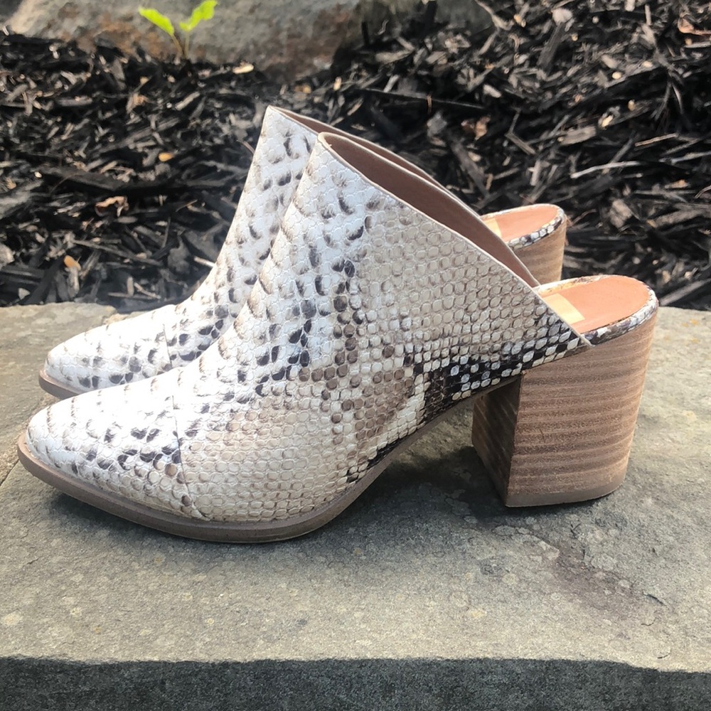 DV by Dolce Vita Snake Print Mules with Block Heel. Excellent condition. Size 6 - Picture 4 of 11